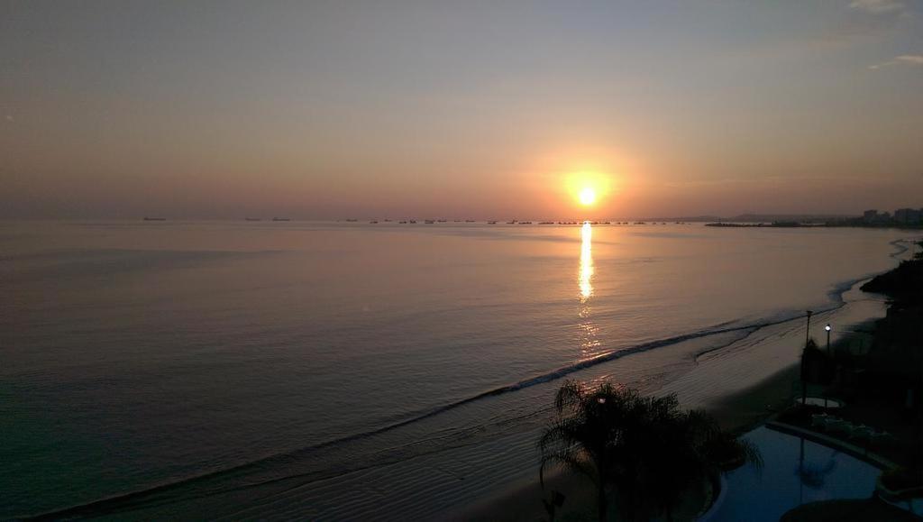 דירות סלינאס Lindo Departamento Al Pie De Playa Edificio Torre Oceanica מראה חיצוני תמונה