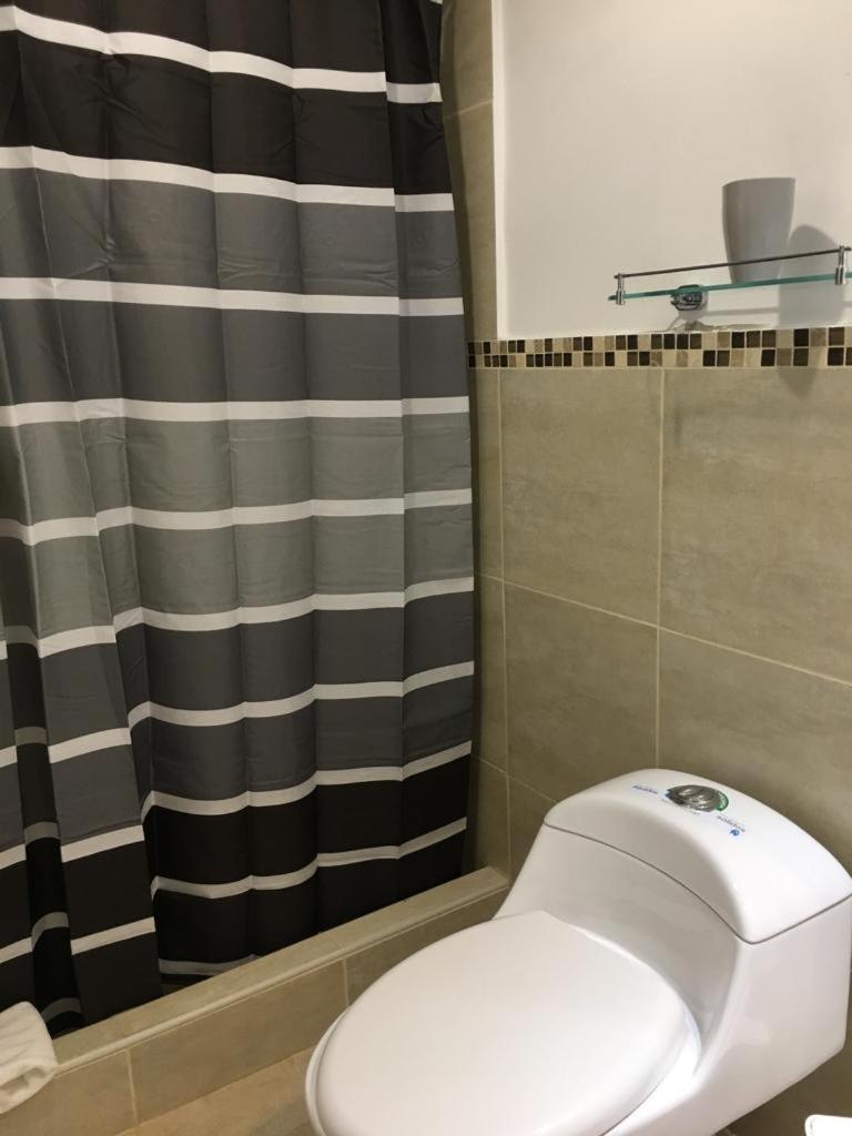 דירות סלינאס Lindo Departamento Al Pie De Playa Edificio Torre Oceanica מראה חיצוני תמונה
